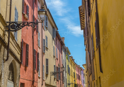 Fototapeta Naklejka Na Ścianę i Meble -  Straße in Parma Emilia Romagna Italien