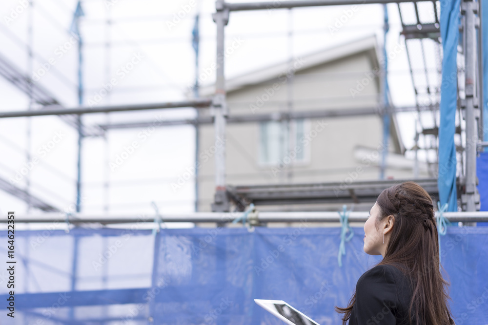 工事現場 女性 タブレットpc Stock Photo Adobe Stock