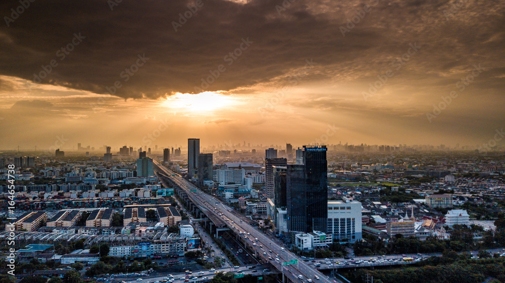 Fototapeta premium Urban Sunray in Bangkok