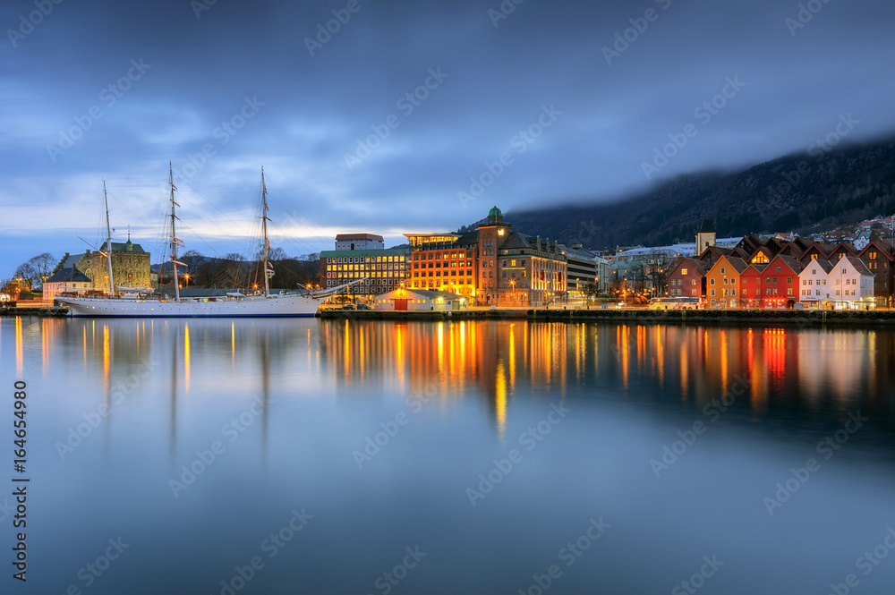 Fototapeta premium colored houses in Bergen