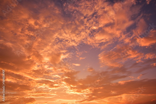 美しく染まる雲の背景イメージ © kawa10
