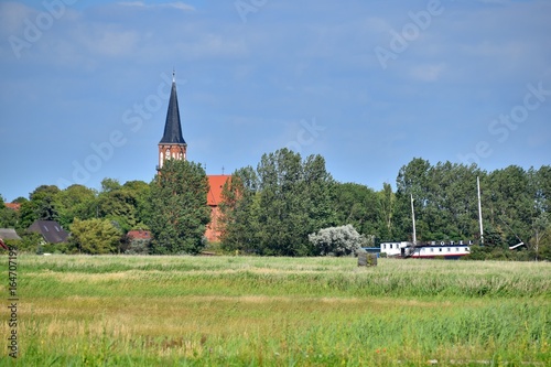 Blick auf die Kirche von Wustrow photo