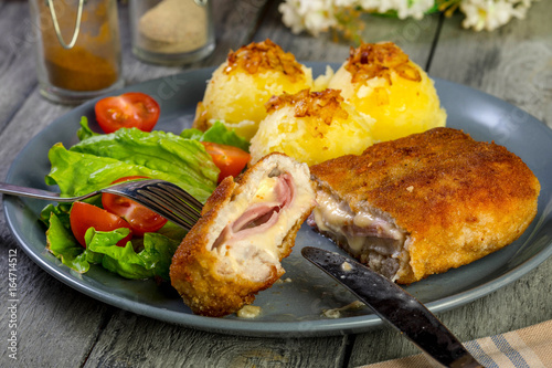 Photos Cutlet cordon bleu.