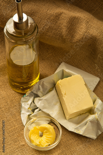 Fotografie olive oil, and vegetal butter