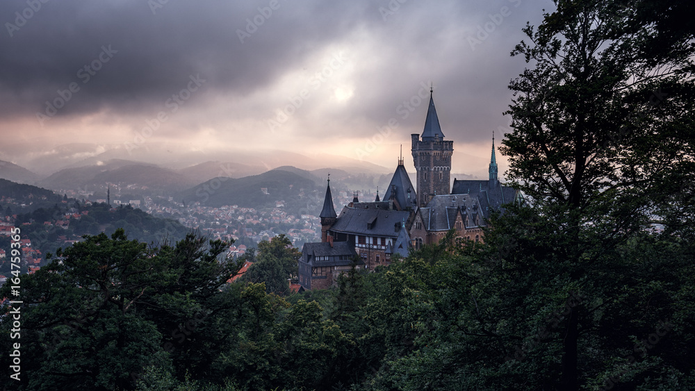 Schloss von Wernigerode in einer mystischen Abendstimmung