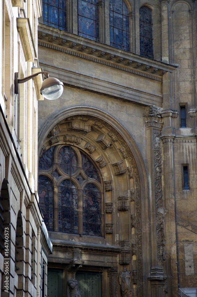 Aperçu d'une église parisienne - 2