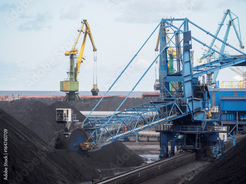 Work in port coal handling terminal