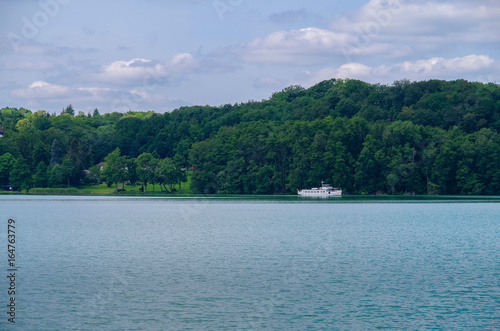 Wallpaper Mural Seeblick mit Schiff Torontodigital.ca