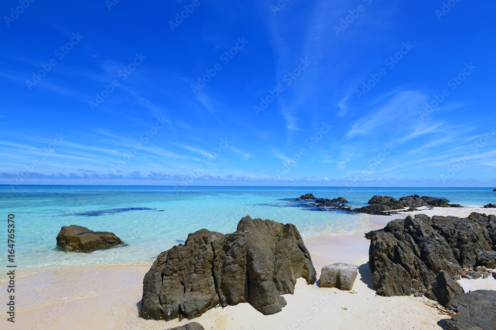 沖縄の美しい海とさわやかな空 沖縄の美しい海とさわやかな空