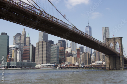 Pont de Brooklyn avec la vue de Manhattan en arri  re plan