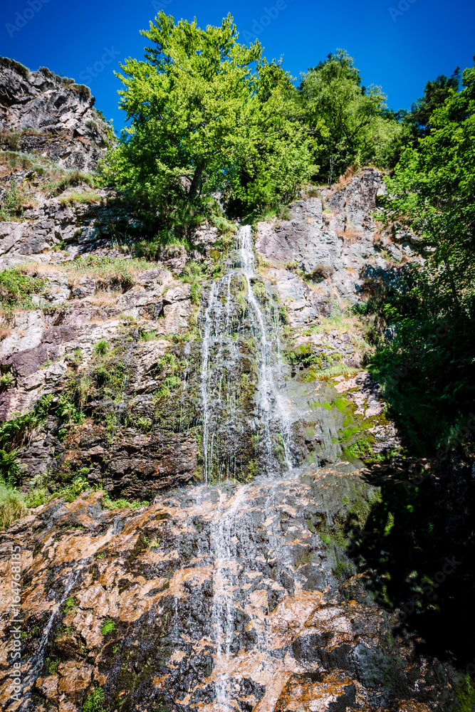 Fototapeta premium Cascade du Saut du Gier dans le Parc du Pilat