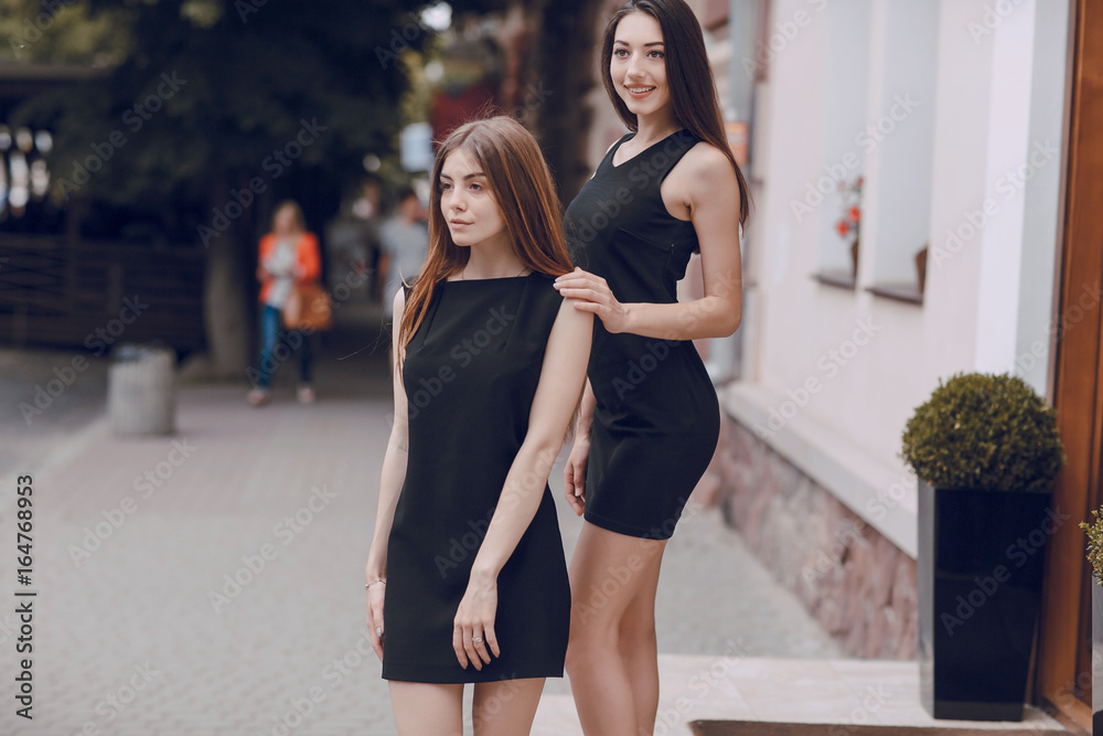 Obraz premium two beautiful girls