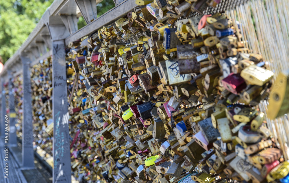 Locks Locks
