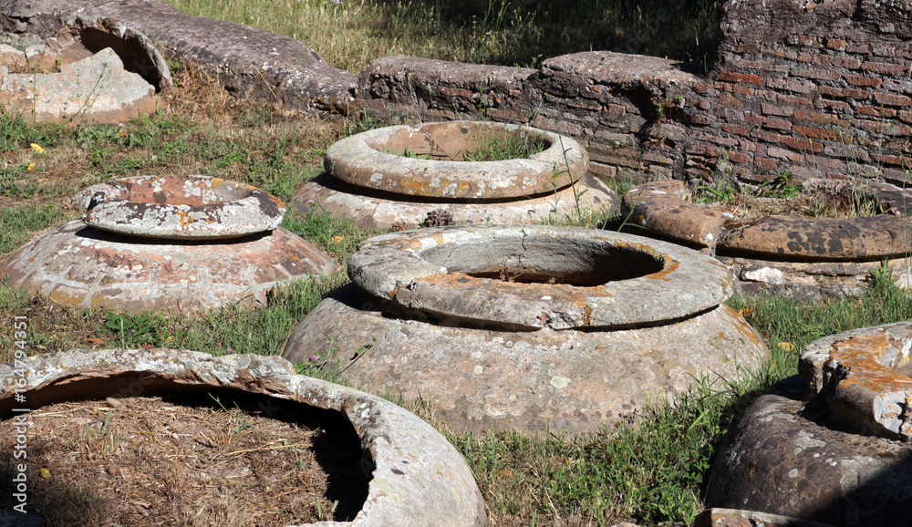 Fototapeta premium ancient roman amphora ground