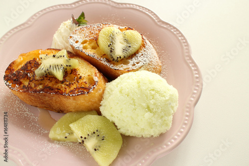 Kiwi fruit on french toast