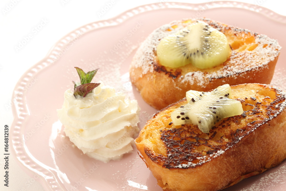 Kiwi fruit on french toast Kiwi fruit on french toast
