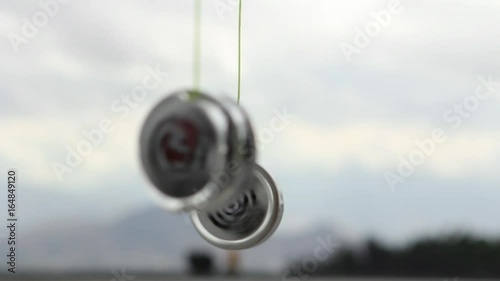 Two yo-yos