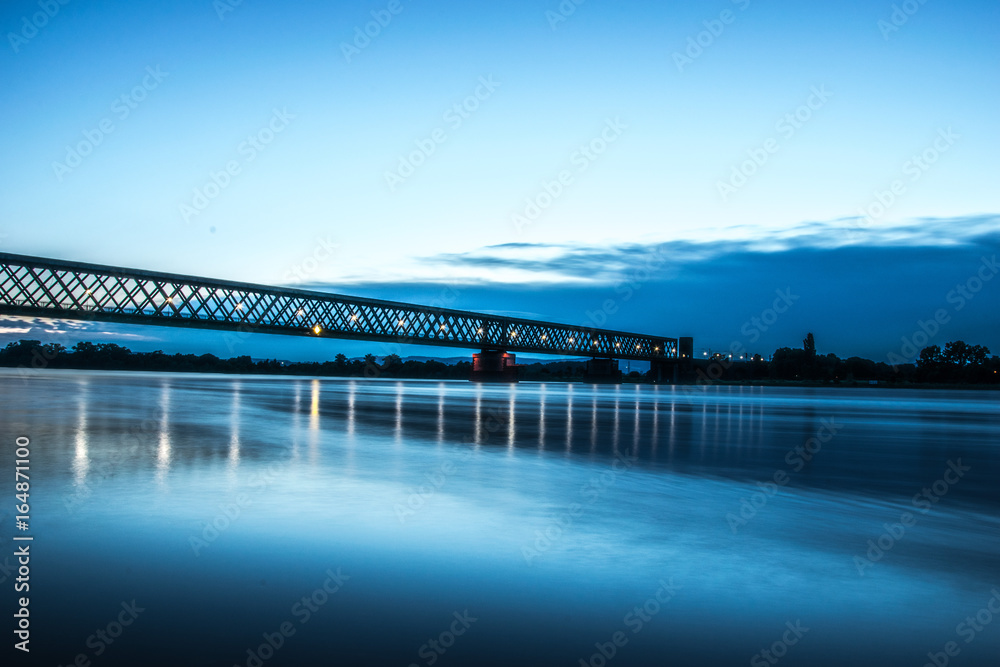 Fototapeta premium Urmitzer Zugbrücke