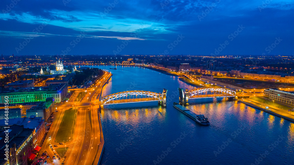 Obraz premium St. Petersburg. The Bridge of Peter the Great. Bolsheokhtinsky bridge at night. Diluted bridges SPb .