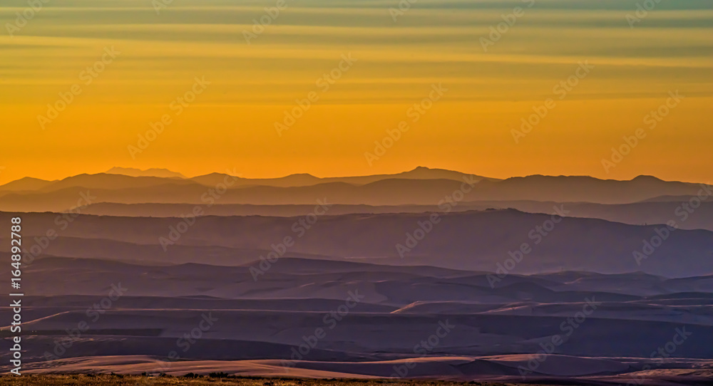 Obraz premium Haze in the Hills at Sunset 