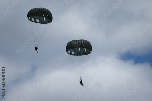 static line parachutists