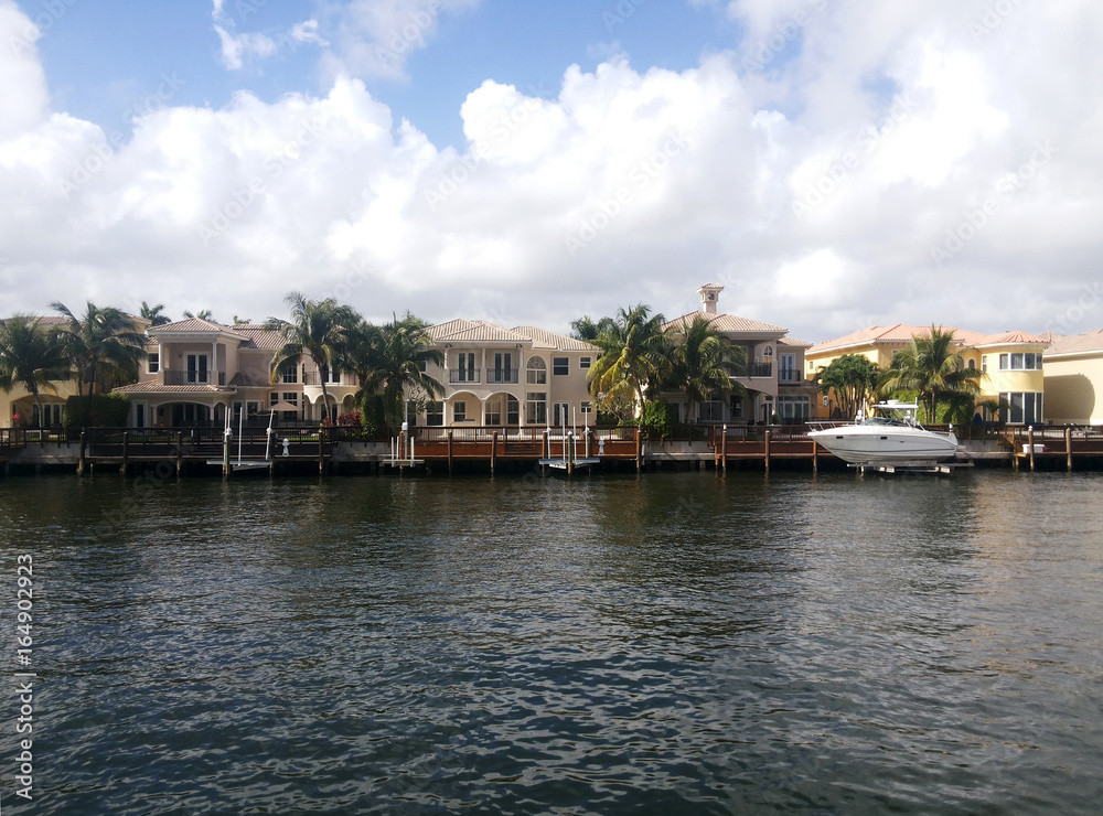 Hollywood beach houses 