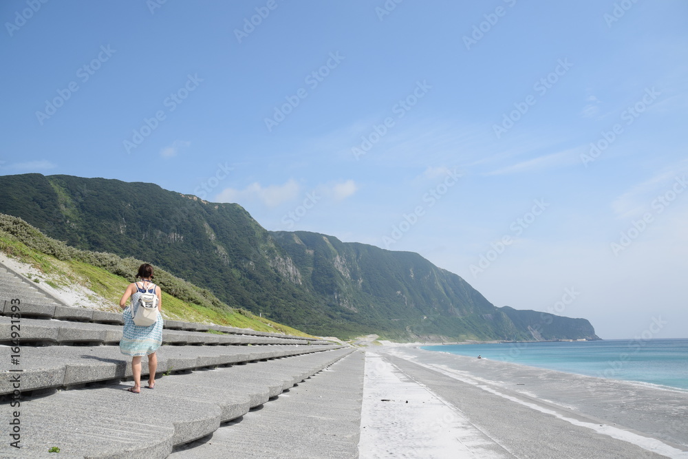白い砂浜と綺麗な海と空 新島 羽伏浦海岸 Stock Photo Adobe Stock