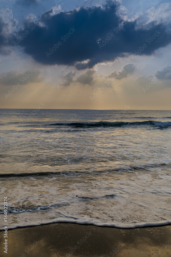 Obraz premium Sun, sea and clouds