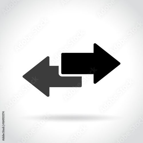 right and left arrows icon