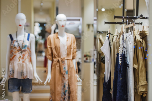 Women clothing shop in Madrid © agcreativelab