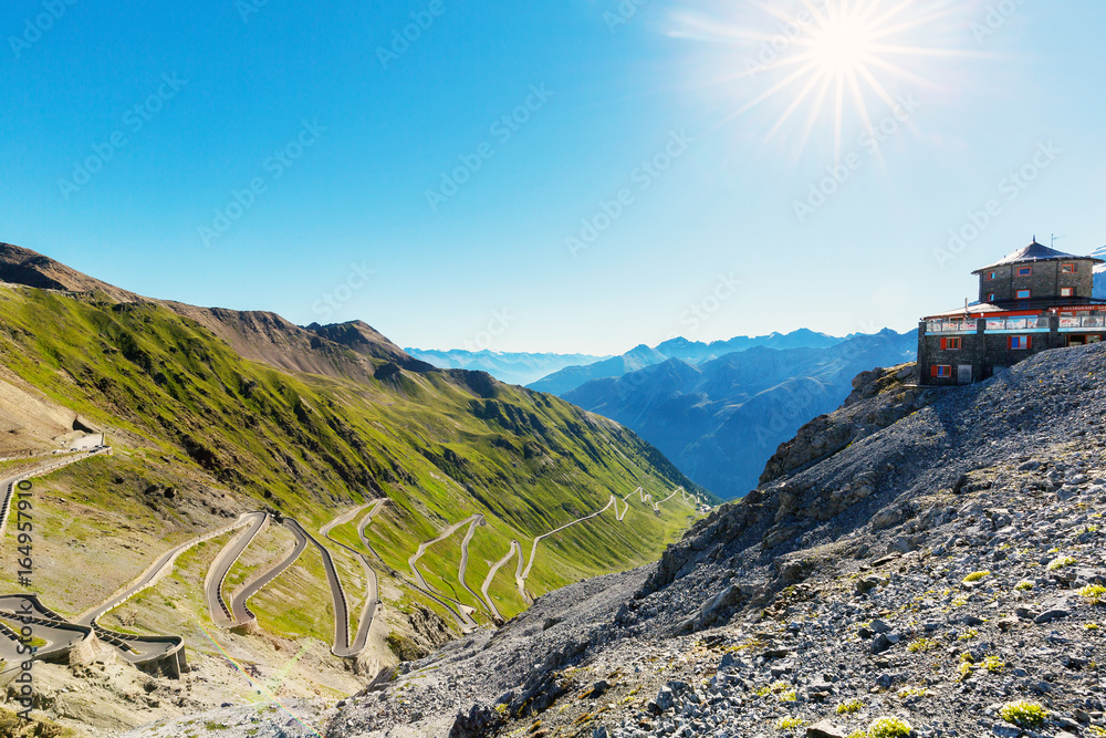 Crédence de cuisine avec Stelvio National Park - Valle di Trafoi- Vista della strada in Provincia di Trento #164957910