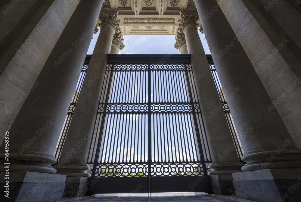 Fototapeta premium Architectural details of basilica di San Giovanni in Laterano (S