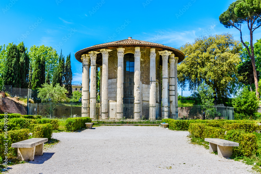 Fototapeta premium Temple of Hercules Victor in Rome,Italy