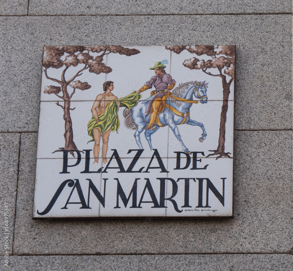 schönes Straßenschild in Madrid