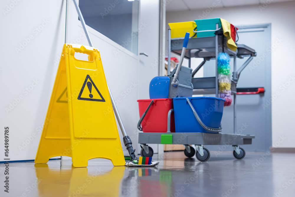 Kinderrijmpjes verfrommeld Verdraaiing Cleaning trolley with mop in office Stock Photo | Adobe Stock