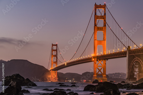 Golden Gate Bridge in San Francisco am Abend