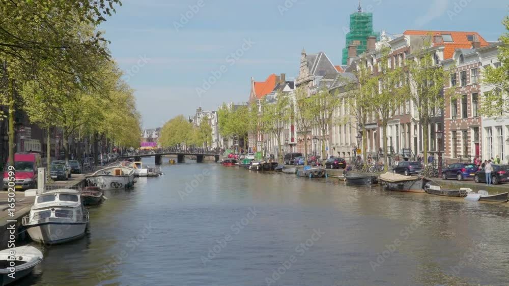1510_Lots_of_boats_on_dock_on_the_big_canal_in_Amsterdam.mov 1510_Lots_of_boats_on_dock_on_the_big_canal_in_Amsterdam.mov