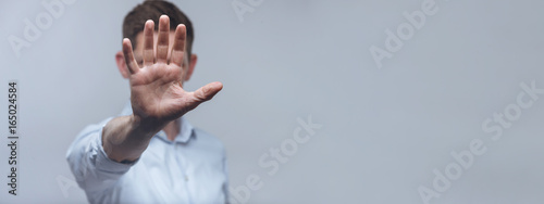 Foto Man zeigt Handfläche