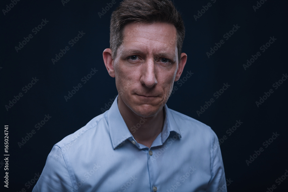 ernstes Portrait ernstes Portrait