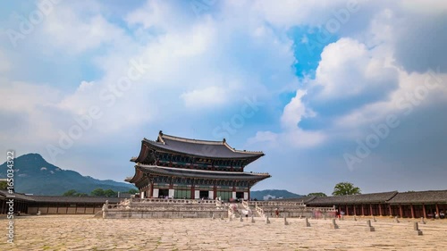 Geunjeongmun Gate in Gyeongbokgung Palace in Seoul, Korea. Time lapse by shooting long exposure.