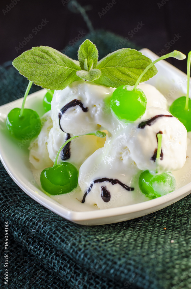 Vanilla ice cream with sugar cherries Vanilla ice cream with sugar cherries