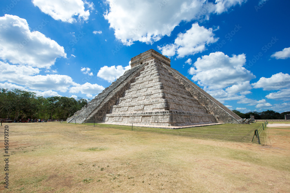 Kukulkan Pyramid in Chichen Itza Site, Mexico Kukulkan Pyramid in Chichen Itza Site, Mexico