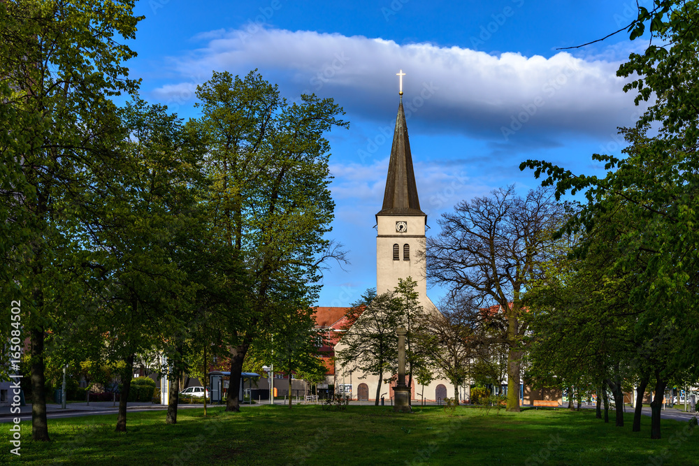Dorfanger und Dorfkirche in Berlin-Friedrichsfelde