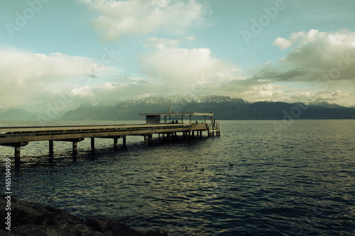Coucher de soleil sur le lac Leman en Suisse © Adrien