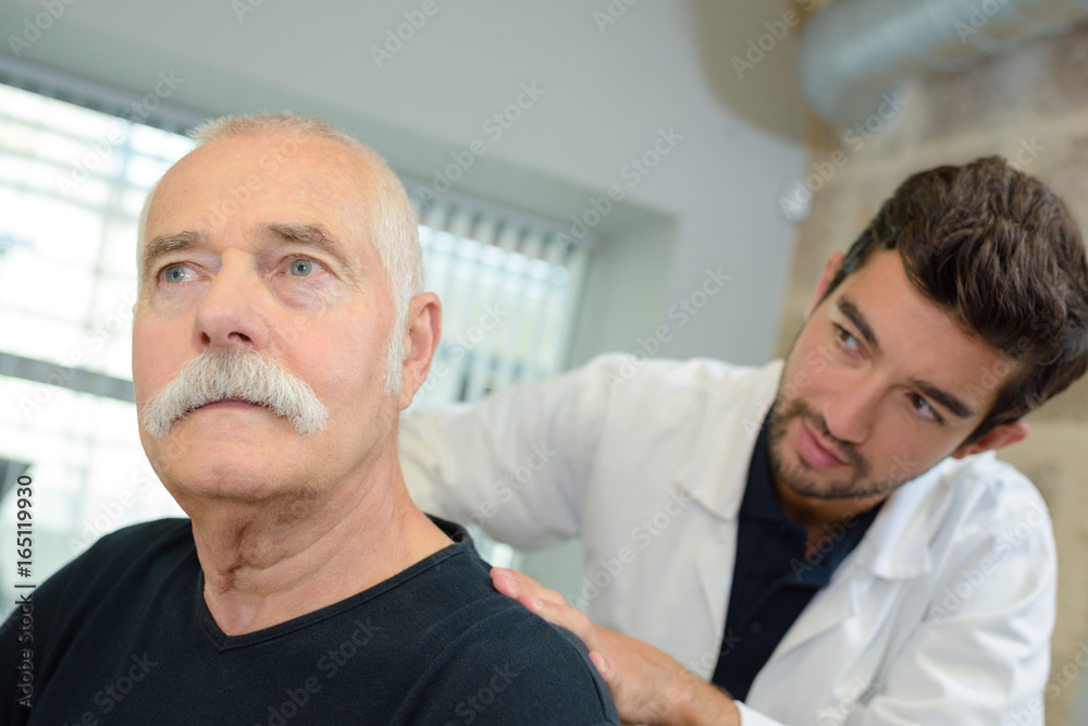 Obraz premium having physical therapy