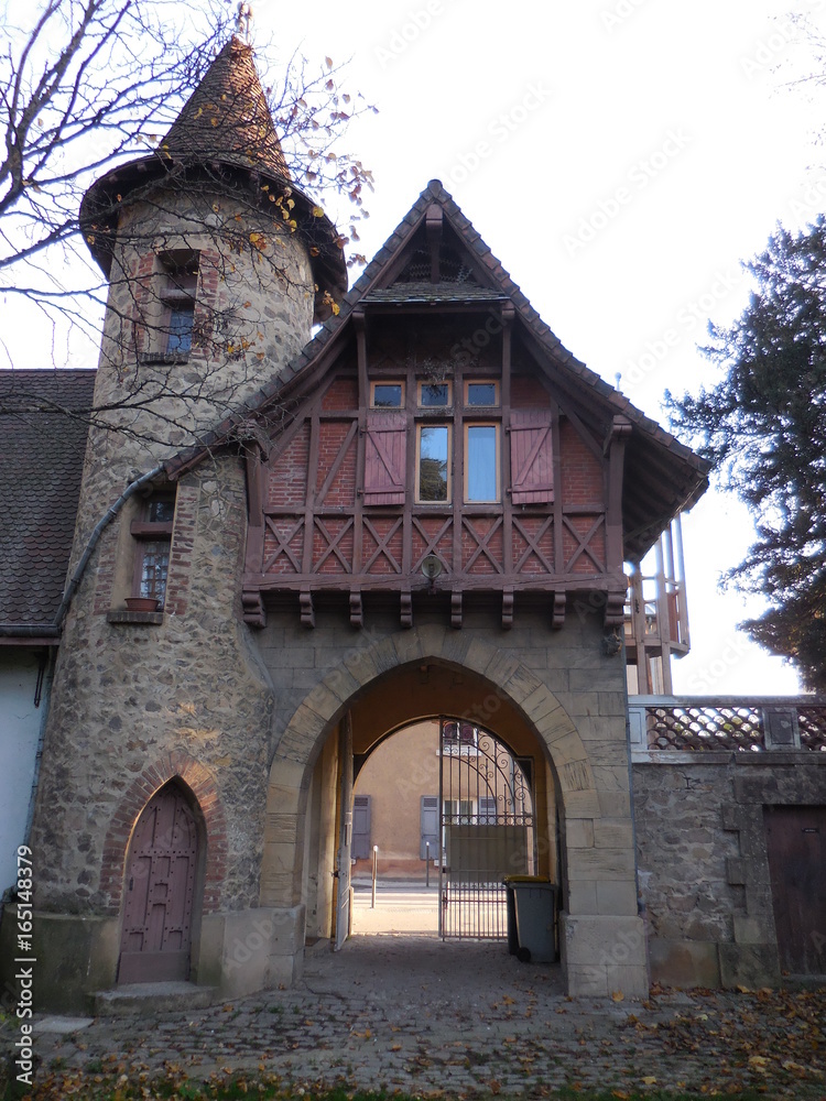 Arche du parc de St Genis Arche du parc de St Genis