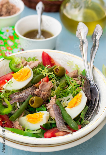 French salade niçoise with tuna, vegetables and anchovy