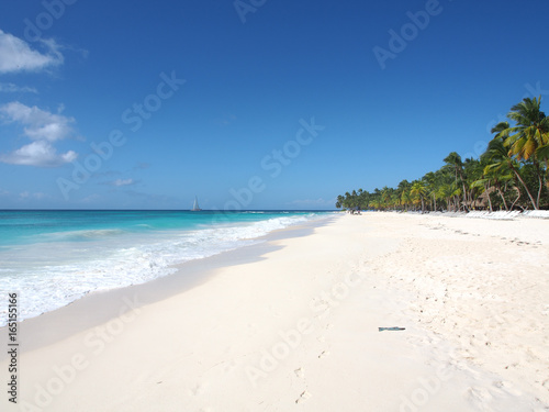 Fototapeta Naklejka Na Ścianę i Meble -  Tropical island beach