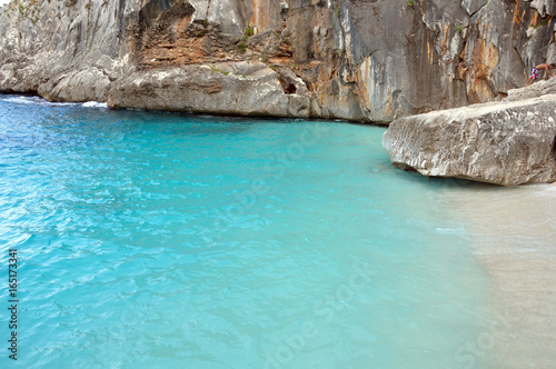 Piccola spiaggia incantevole e azzurra in Sardegna