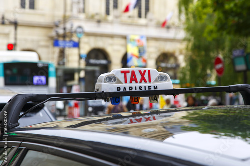 Sign of taxicab in Paris